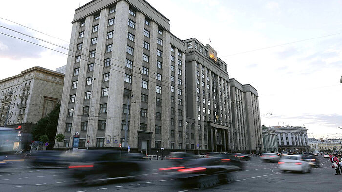ДЕСЯТКИ ТЫСЯЧ ПОДПИСЕЙ ЗА ЗАПРЕТ СУРРОГАТНОГО МАТЕРИНСТВА ПЕРЕДАНЫ В ДУМУ