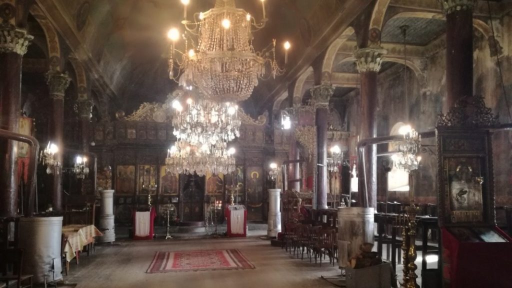 Търсят пари за спешен ремонт на църква на Колю Фичето