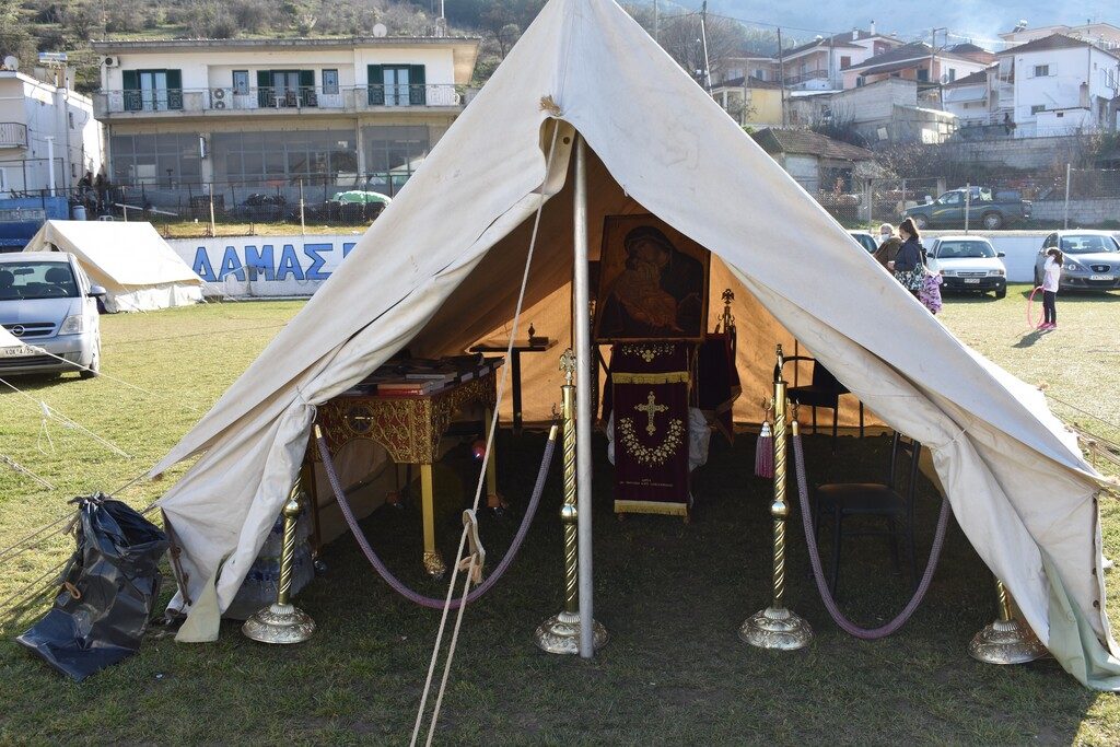 Στις σεισμόπληκτες περιοχές ο Μητροπολίτης Μαρωνείας