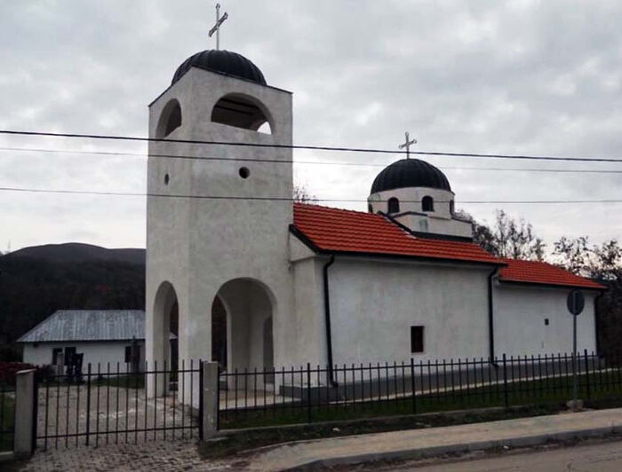 هجمات على الكنيستين التابعتين للكنيسة الأرثوذكسيّة الصربيّة في كوسوفو