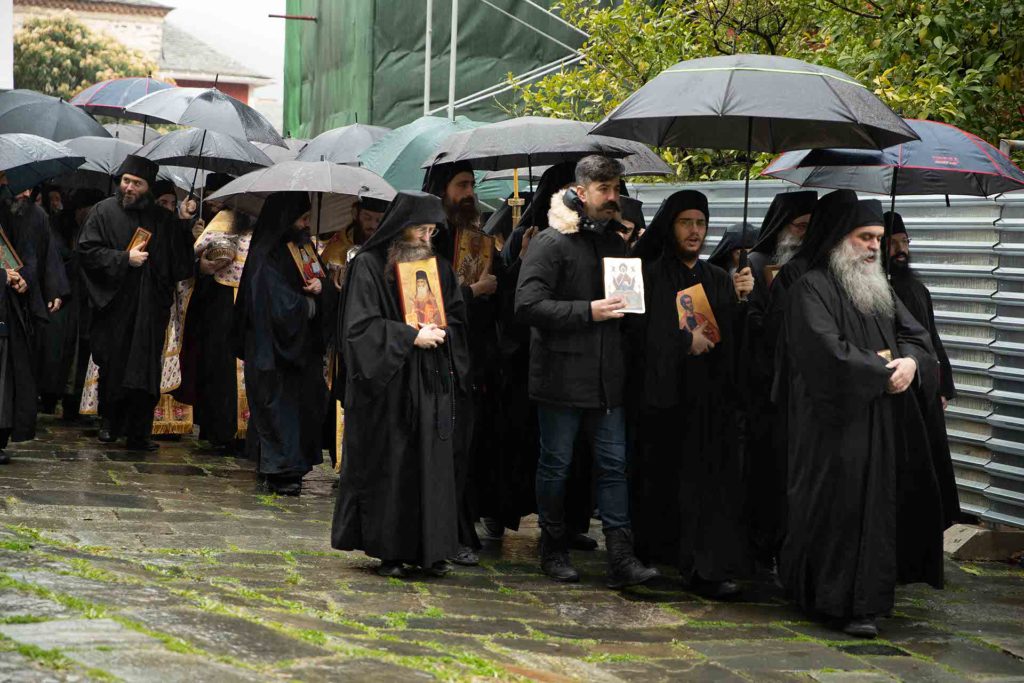 Η λιτάνευση των ιερών εικόνων στην Ι.Μ.Μ. Βατοπαιδίου