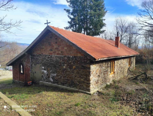 Продължава възобновяването на храм „Св. Екатерина“ в петричкото село Ключ