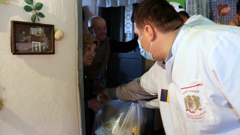 Voluntarii de la Catedrala Națională au sprijinit zeci de familii, care au nevoie „mai mult decât oricând” de ajutor