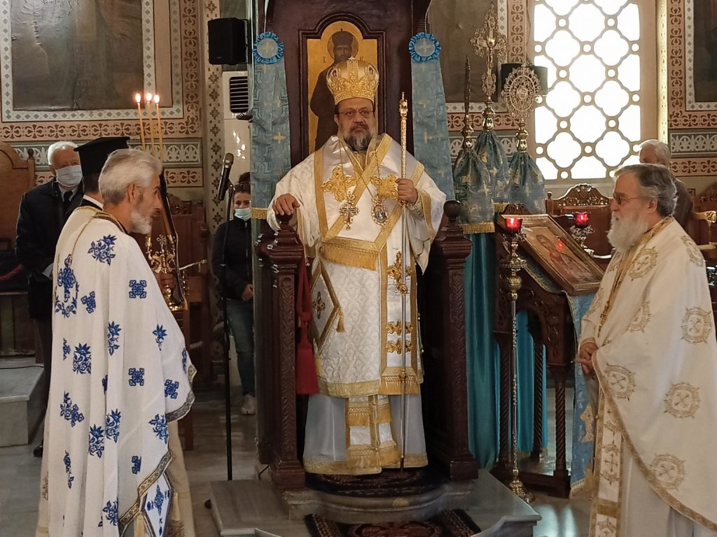 Ο Μητροπολίτης Μεσσηνίας στο Κοιμητήριο της Καλαμάτας