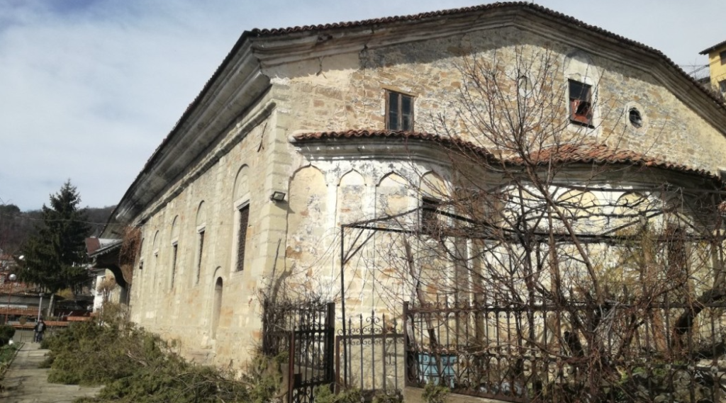 Православен храм във Велико Търново търси близо 2 800 000 лева за спешен ремонт