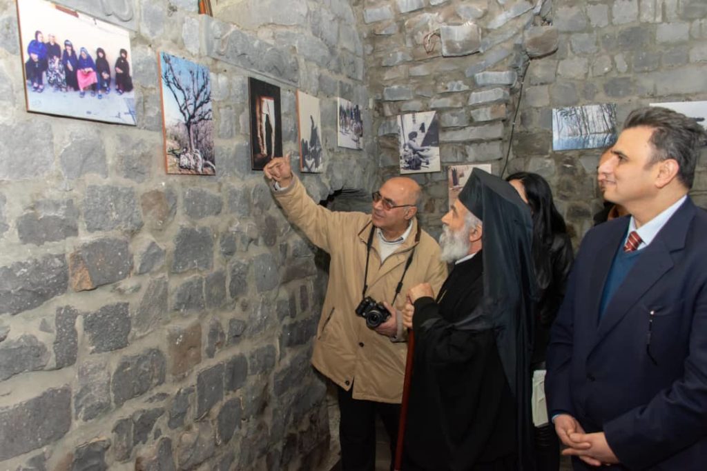 برعاية المهندس بسام بارسيك محافظ حمص، وبالتعاون ما بين مطرانية الروم الأرثوذكس وجريدة حمص، مع ملتقى الثقافة والإعلام، أقيم يوم الخميس الواقع فيه 25 آذار 2021 معرض للتصوير الضوئي في القاعة الأثرية في رحاب كاتدرائية القديسين الأربعين شهيداً