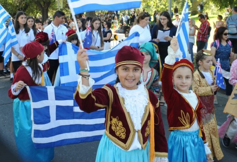 Στα γαλανόλευκα Μελβούρνη και Σίδνεϊ
