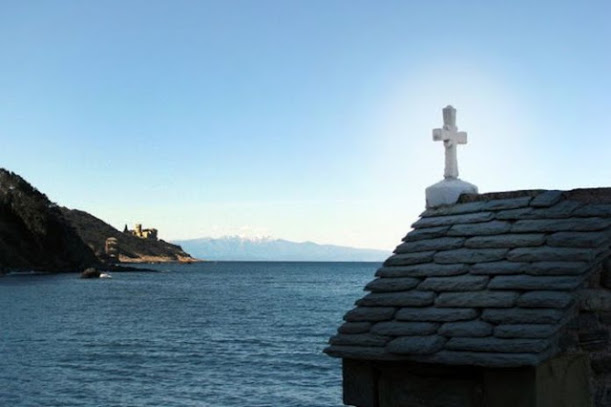 “Ξέχασες να κοιτάξεις και προς τον ουρανό…”