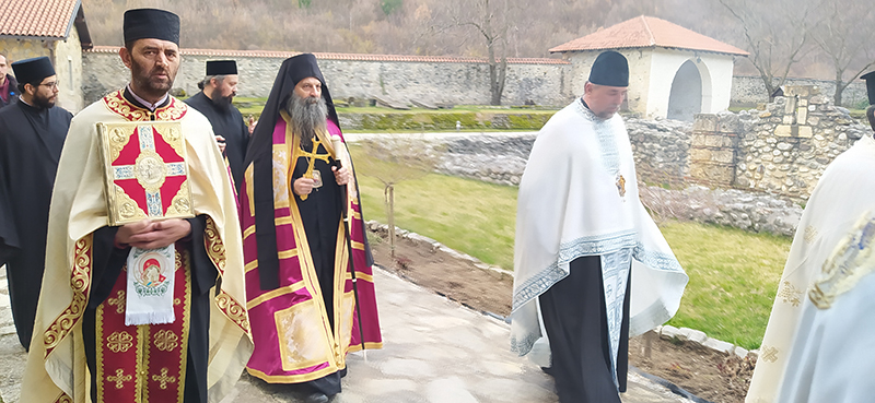 Патријарх српски Порфирије стигао у Пећку Патријаршију