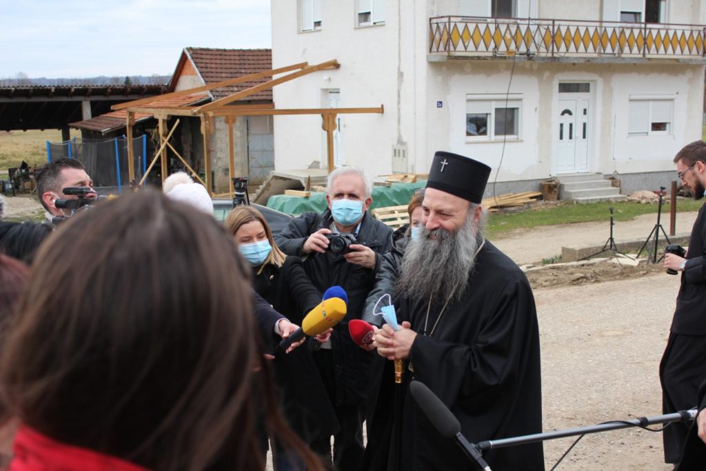 Сръбският патриарх Порифирий с първо посещение при засегнатите от силното земетресение в Хърватия
