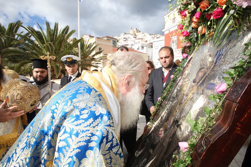 “Θα καταγραφεί στις υπέρ αναπαύσεως δέλτους του Αγίου Νικολάου Ερμούπολης”