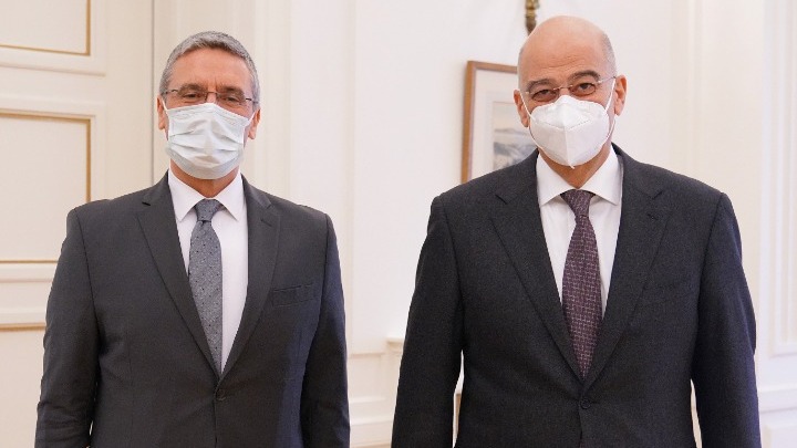 Στον Νίκο Δένδια ο Πρέσβης της Τουρκίας