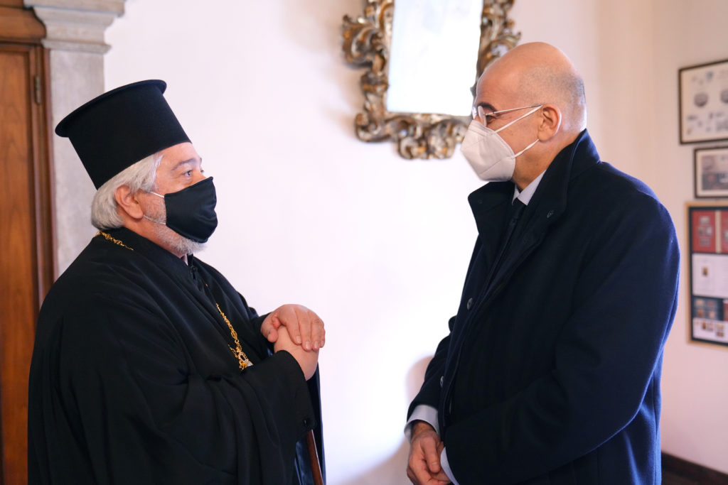 Συνάντηση Μητροπολίτη Ιταλίας με τον Νίκο Δένδια