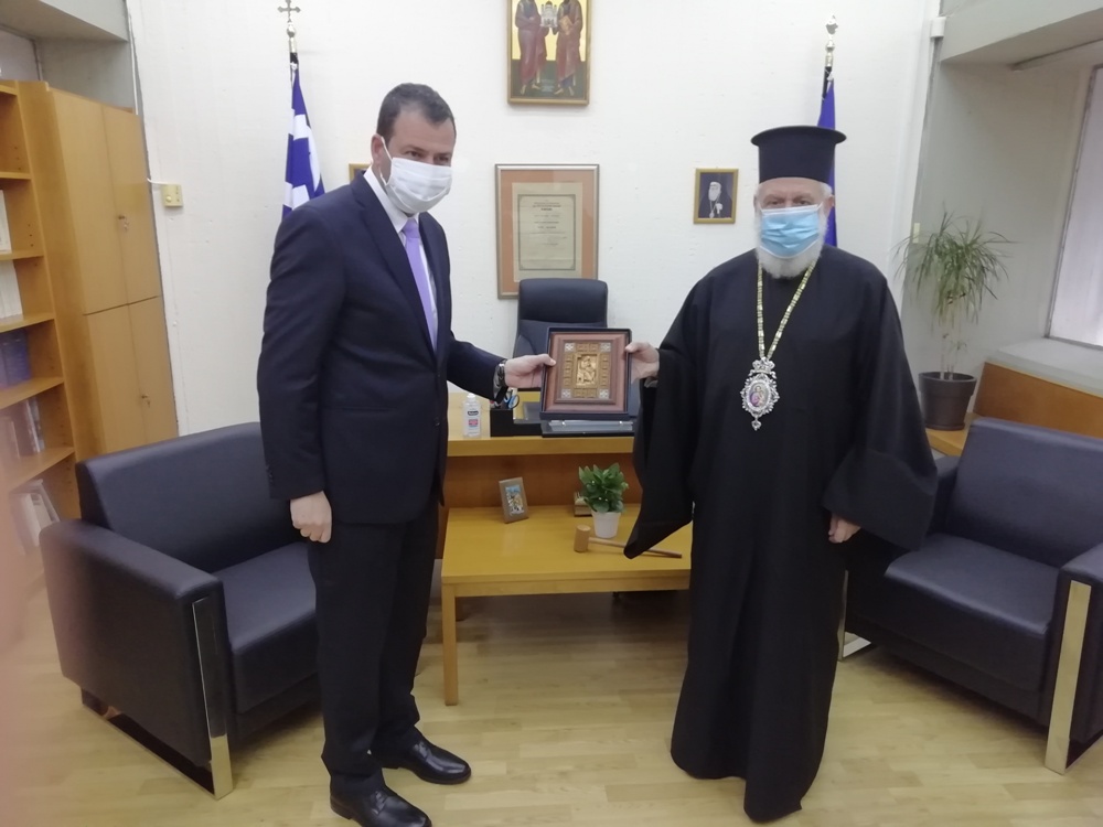 Στη Θεολογική Σχολή Αθηνών ο Μητροπολίτης Σύρου