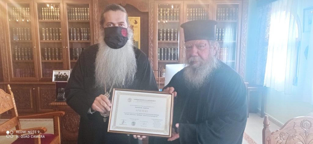 Πρωτιά για κληρικό της Ι.Μ. Φθιώτιδος σε παγκόσμιο διαγωνισμό ποίησης