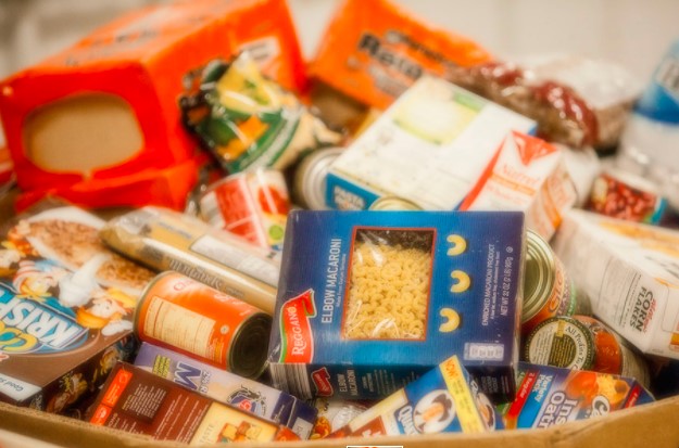 Συγκεντρώνει τρόφιμα η Ι. Μητρόπολη Καστορίας για τους σεισμοπαθείς