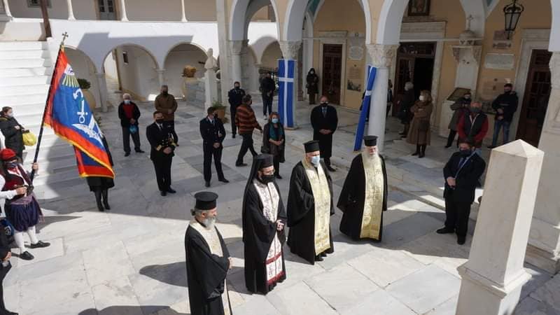 ΥΔΡΑ: Δέησις στις προτομές των Ηρώων