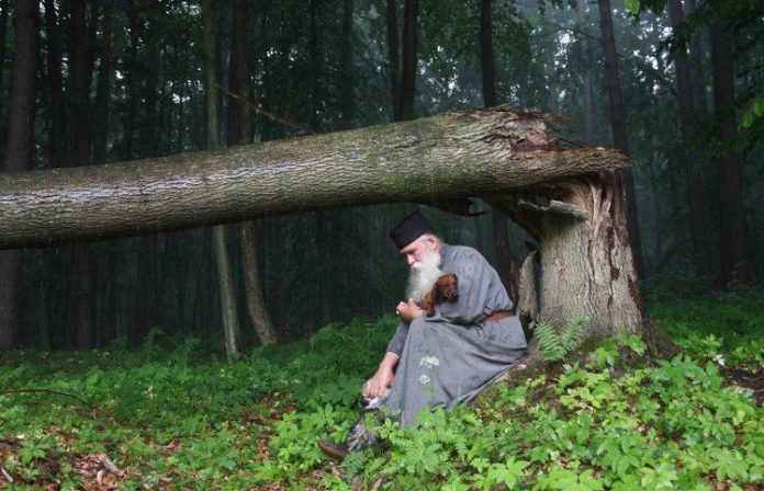 Τίποτε δεν πρέπει να κάνουμε για επίδειξη