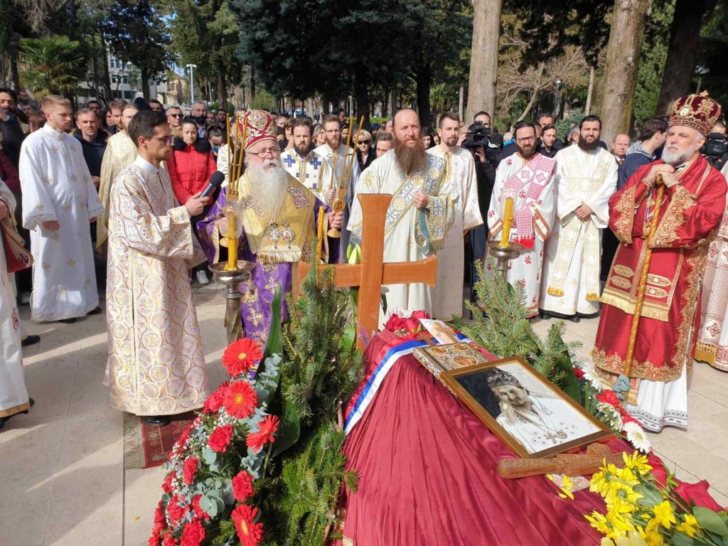 Το “ύστατο χαίρε” στον Επίσκοπο πρώην Ζαχουμίου και Ερζεγοβίνης Αθανάσιο Γιέφτιτς (ΒΙΝΤΕΟ – ΦΩΤΟΓΡΑΦΙΕΣ)