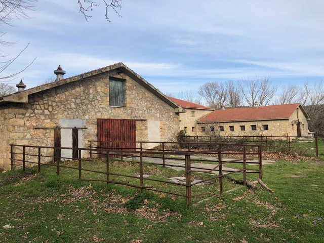 Αποκαθίσταται το κτήριο του Βουστασίου στο Τατόι