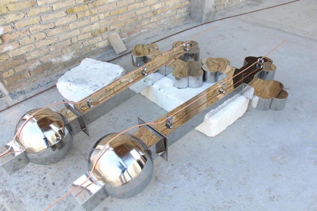 Εντυπωσιακοί οι σταυροί σε ναό του Αγίου Νεκταρίου στη Σερβία