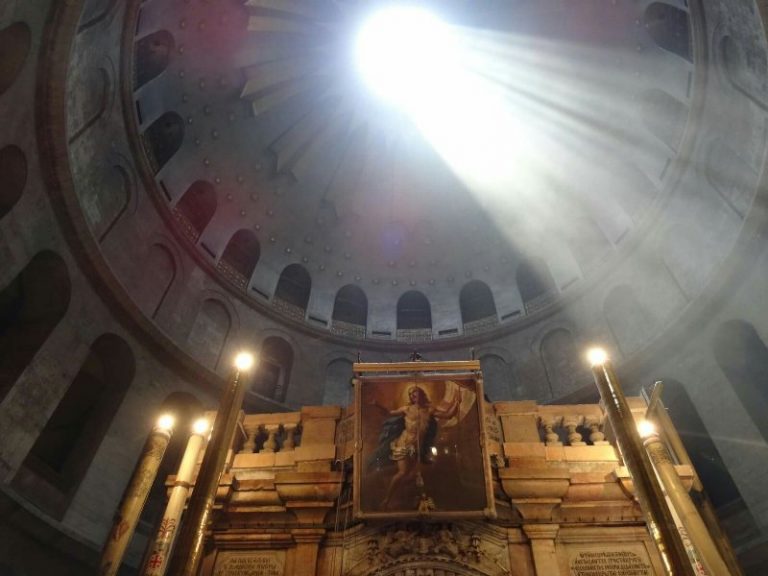 Τα Πάθη και η Ανάσταση μέσα από την Ποίηση