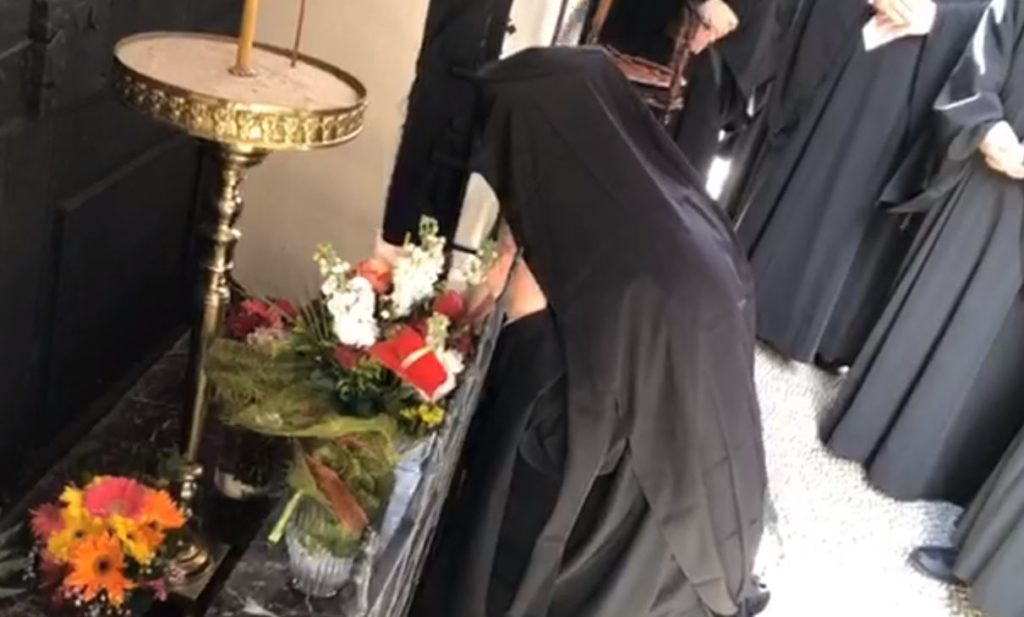 Το προσκύνημα του Παναγιωτάτου στη Σφραγισμένη Πύλη (ΒΙΝΤΕΟ)