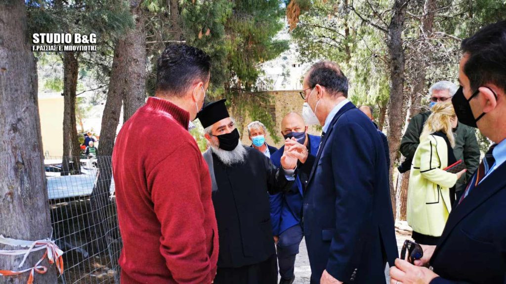 Ο Περιφερειάρχης Πελοποννήσου στο συσσίτιο της Ευαγγελίστριας