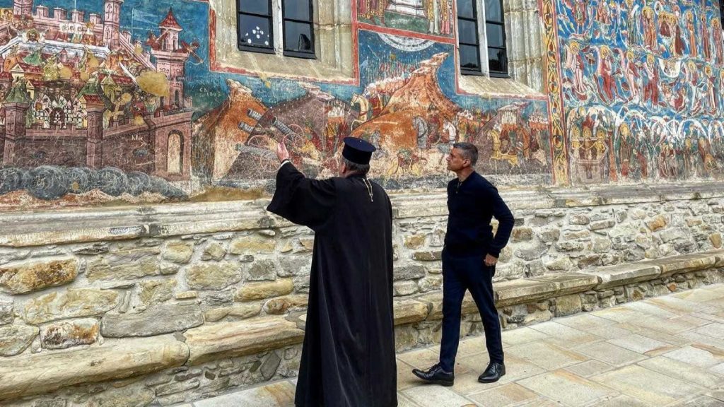Ambasadorul David Saranga a vizitat pentru prima oară mănăstirile din Bucovina | „A fost uimitor”