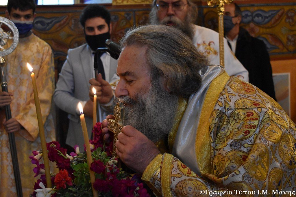 «Βιώνουμε ως χριστιανοί Σταυρό και Ανάσταση»