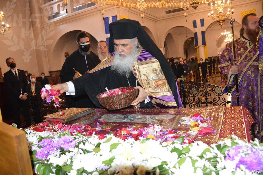 O Εσπερινός της Αποκαθηλώσεως στην Ιερά Μητρόπολη Νεαπόλεως