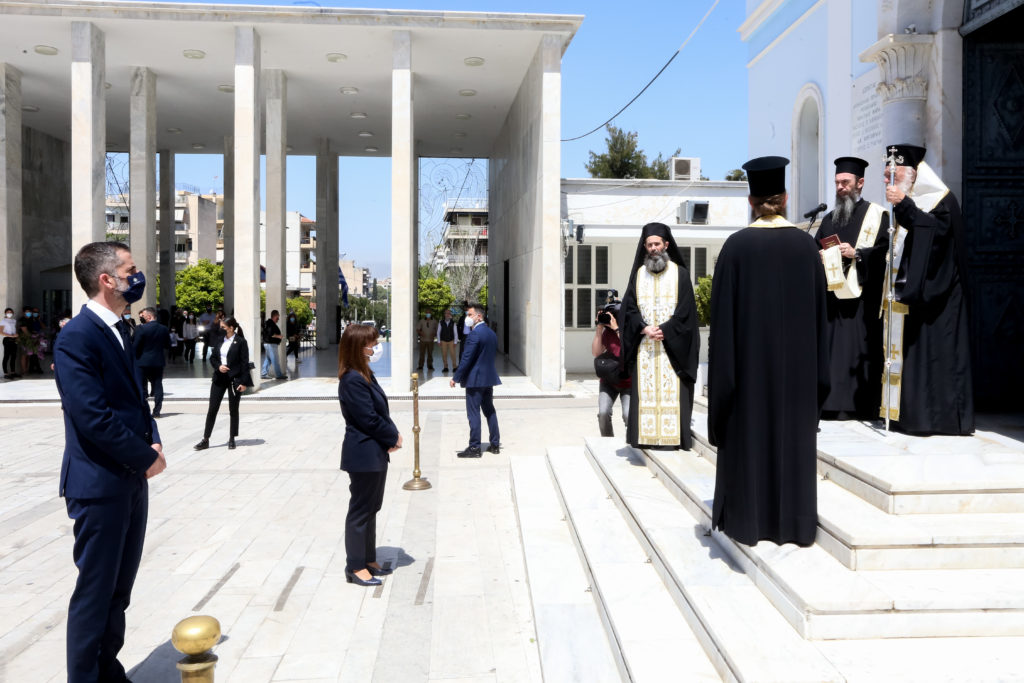 Α’ Νεκροταφείο Αθηνών: Τρισάγιο για τα θύματα της πανδημίας