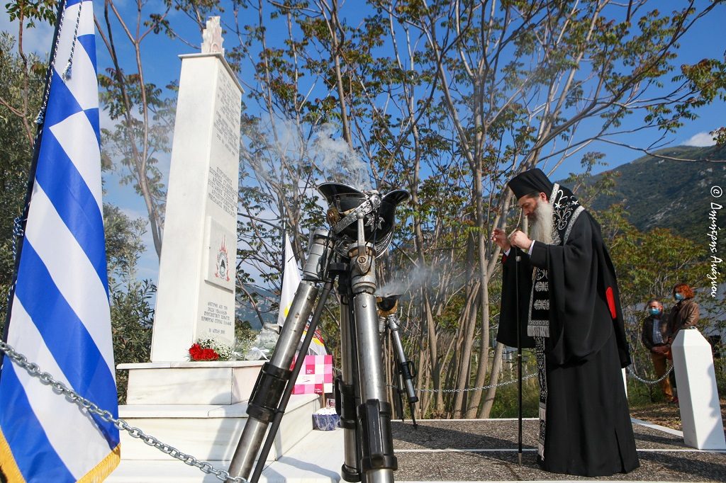 Ο Φθιώτιδος Συμεών στο Μνημείο Πεσόντων Πυροσβεστών στα Καμένα Βούρλα