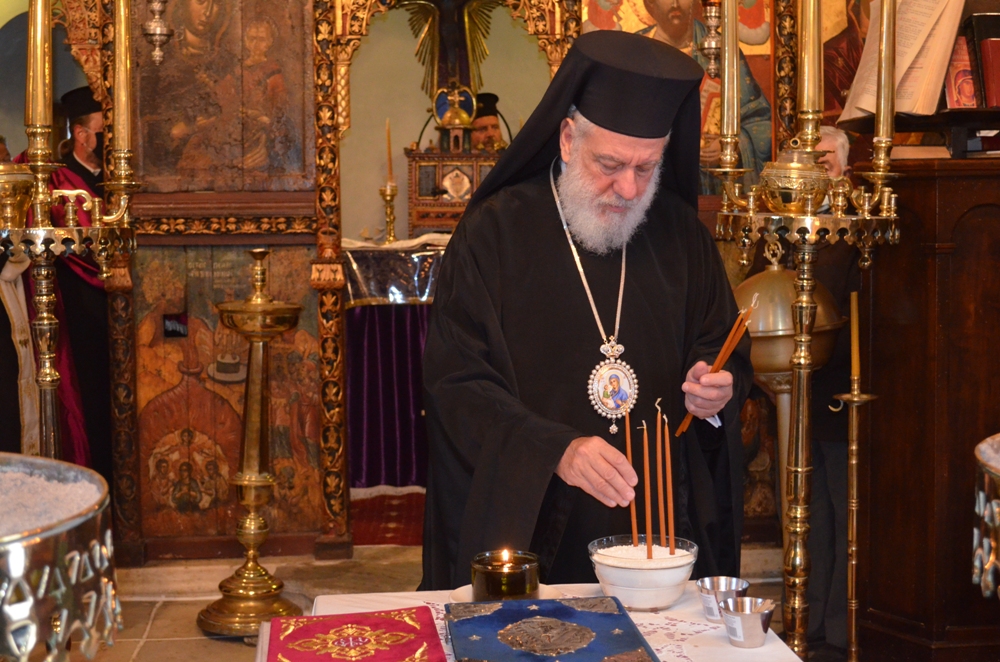 Το Μυστήριο του Ευχελαίου τελέσε στη Σίφνο ο Μητροπολίτης Σύρου