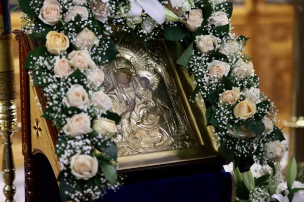 Ύμνησαν την Παναγία σε όλη τη χώρα – Με πιστούς η Ακολουθία του Ακαθίστου Ύμνου σε όλους τους Ναούς