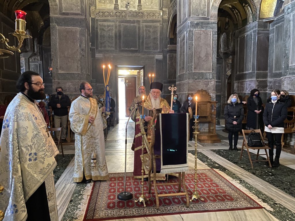 Ο Ακάθιστος Ύμνος στην Ιερά Μονή του Οσίου Λουκά