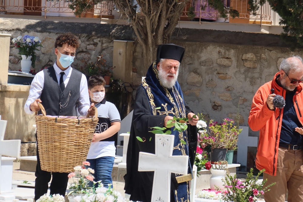 Τρισάγιο για τους κεκοιμημένους στην Ερμούπολη