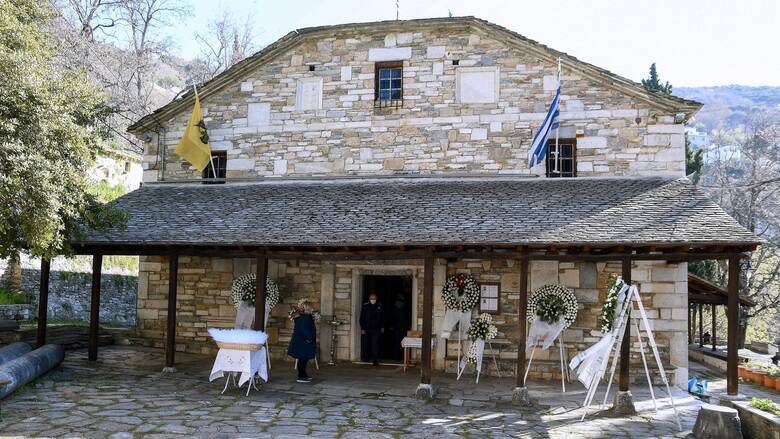 Η Εξόδιος Ακολουθία των δύο αδικοχαμένων αδελφών στη Μακρινίτσα