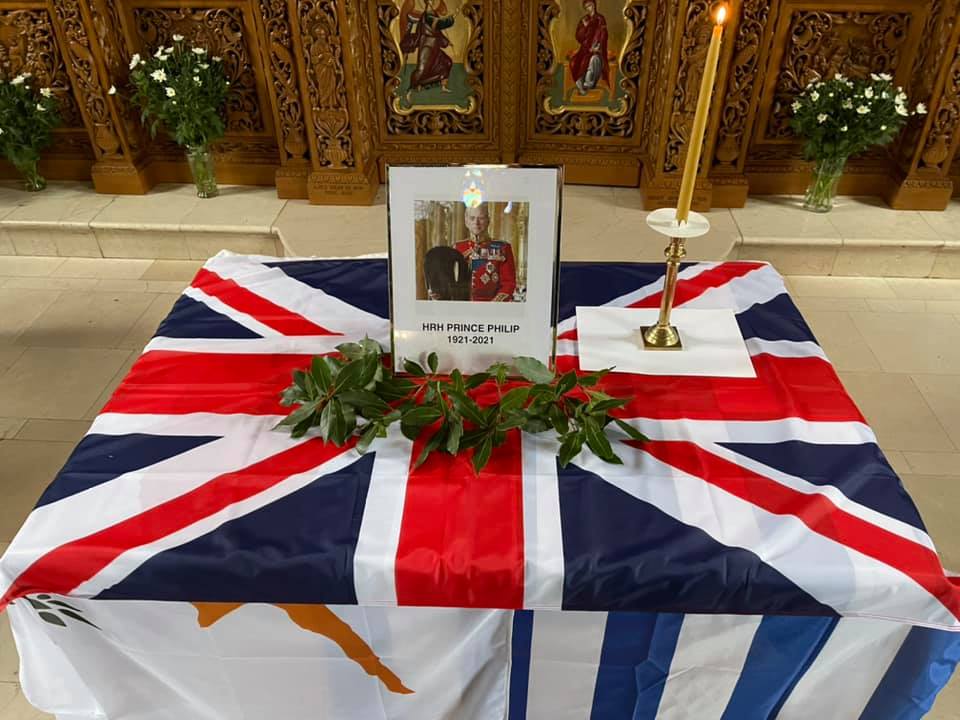 Ο Πρίγκηπας Φίλιππος στο κέντρο του ελληνορθoδόξου ναού