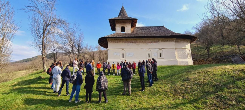 Activități cu tinerii pe Valea Geoagiului cu prilejul Zilei internaționale a patrimoniului