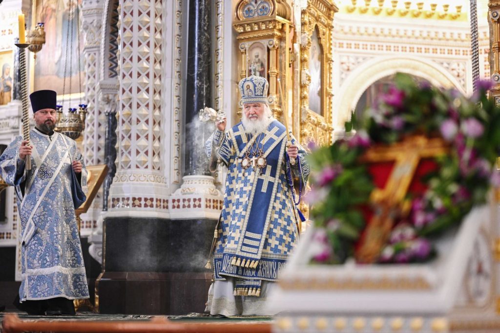В канун праздника Благовещения Пресвятой Богородицы Святейший Патриарх Кирилл совершил всенощное бдение в Храме Христа Спасителя