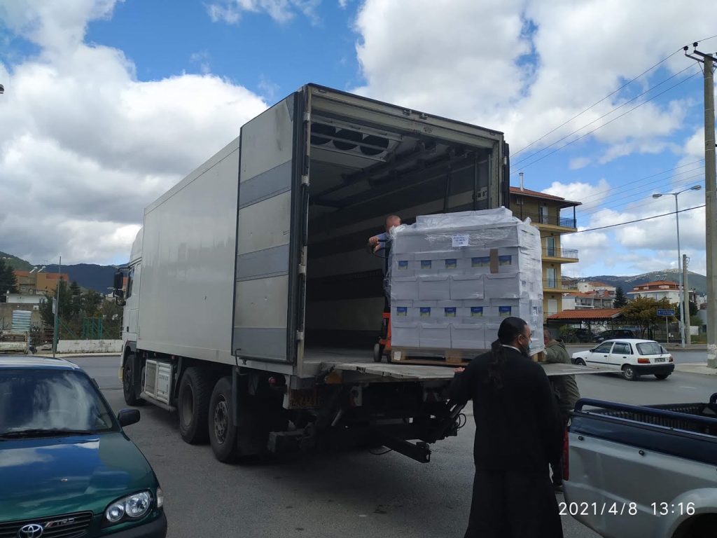 Η Ι.Μ.Μ. Βατοπαιδίου πρόσφερε στο “Καλάθι του Πτωχού Αδελφού”