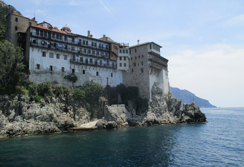 Καθησυχαστικός ο διοικητής του Αγίου Όρους για τα κρούσματα