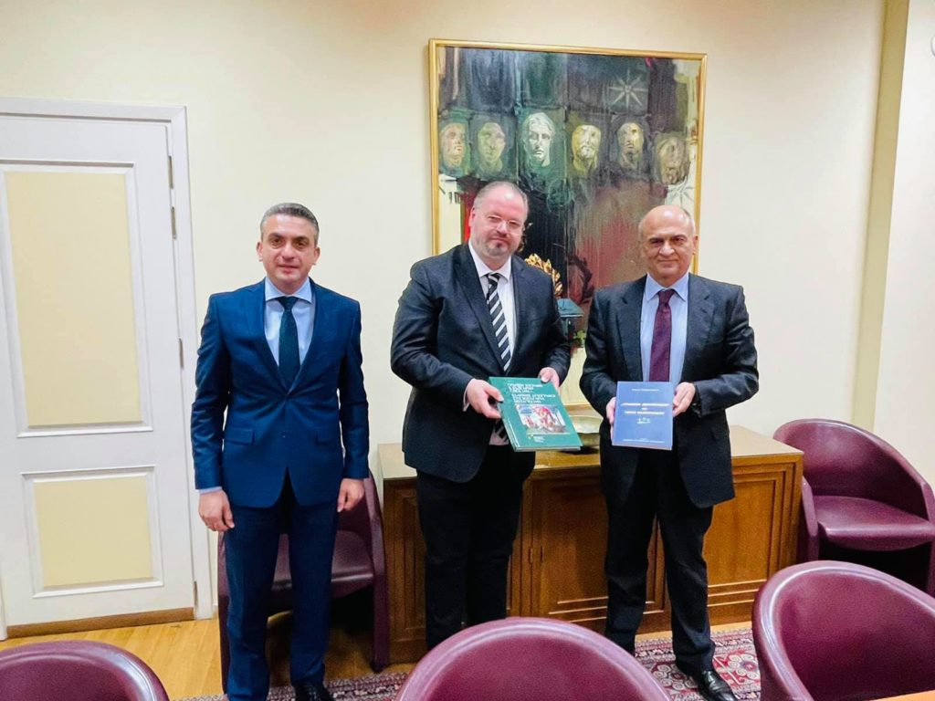 Στον Έλληνα πρέσβη στη Σόφια ο Αρχιμανδρίτης Χαράλαμπος