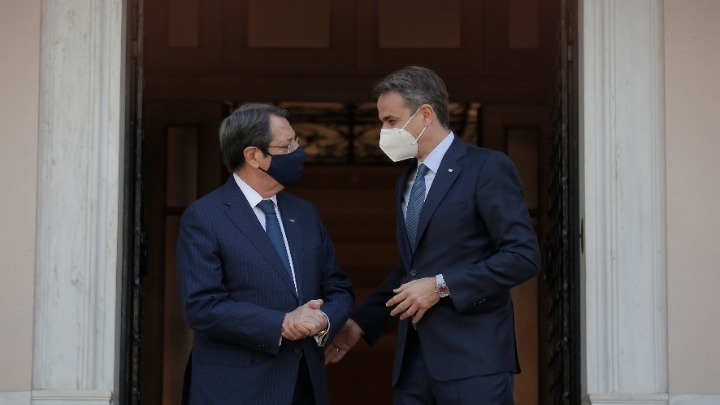 Το Κυπριακό στο επίκεντρο της συνάντησης στο Μαξίμου