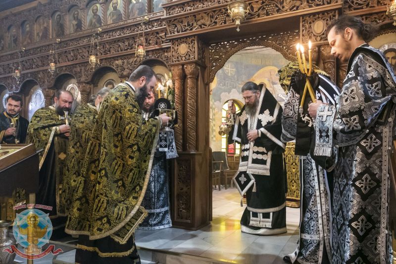 «Να υποφέρουμε μαζί Του και μετά να χαιρετίσουμε την Ανάσταση»