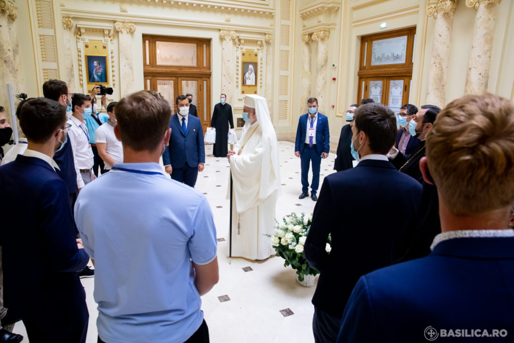 “Τεστ” φιλανθρωπίας η πανδημία για τους νέους της Ρουμανίας