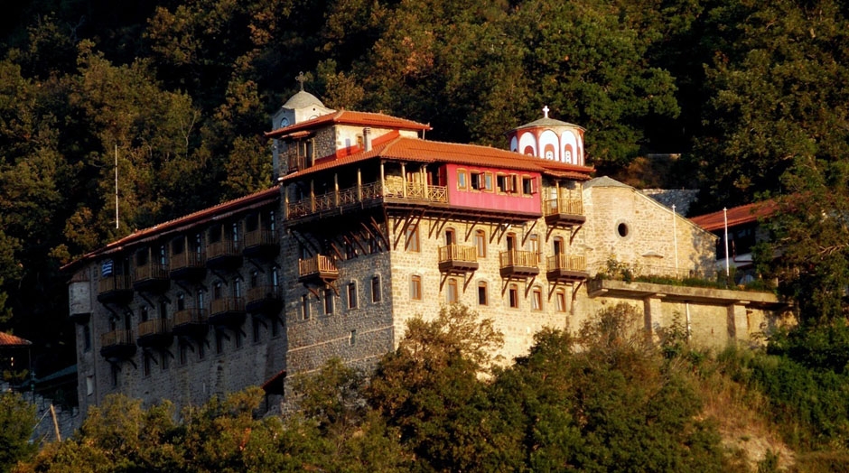 Ανοίγει για τους προσκυνητές η Ιερά Μονή Κορώνης