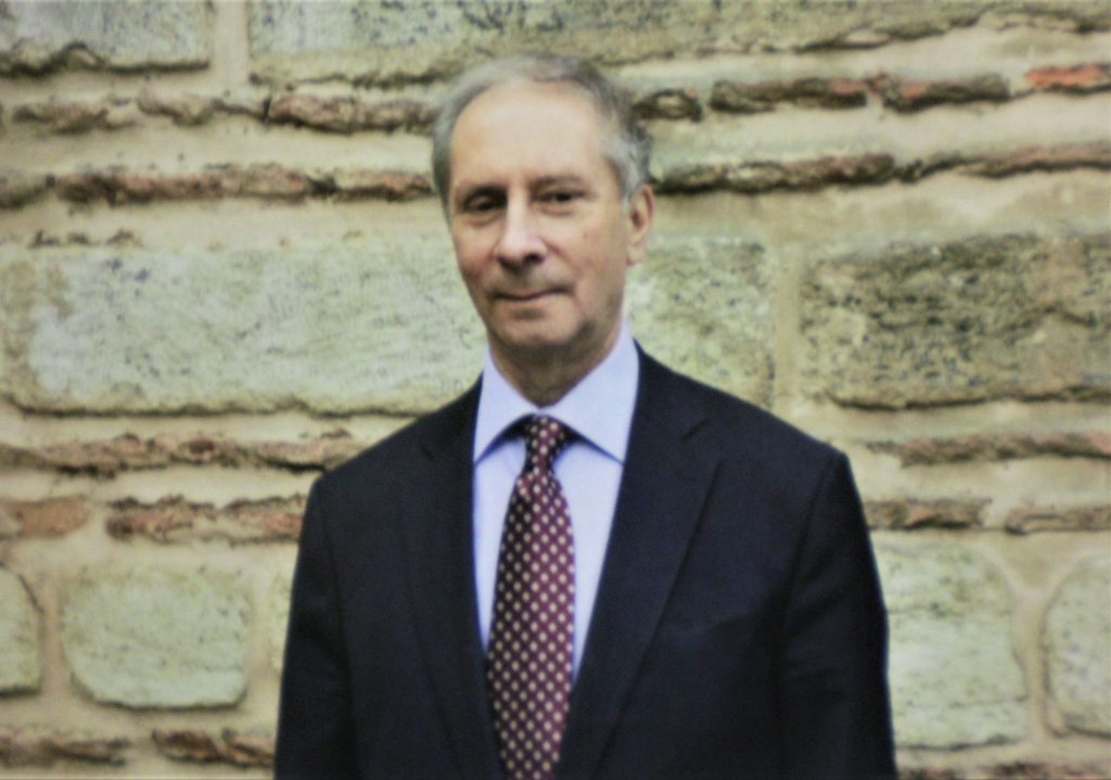 Ωδή επικήδειος, σε ύφος προσωπικό, στον Νίκο Μαγγίνα