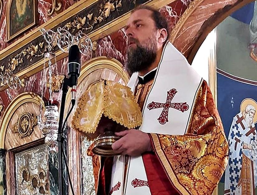 Ο Επίσκοπος Ωρεών στην Κυριακάτικη Θεία Λειτουργία (ΦΩΤΟ)